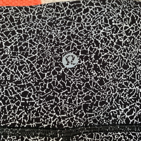 LULULEMON black and white crop leggings - Picture 4 of 5